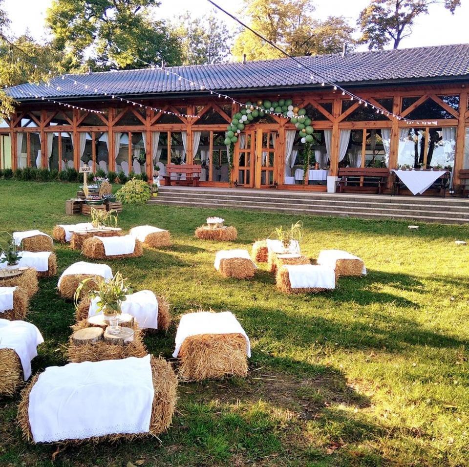 Gosciniec Olecki - Karczma Margrabowa Hotel Olecko Ngoại thất bức ảnh